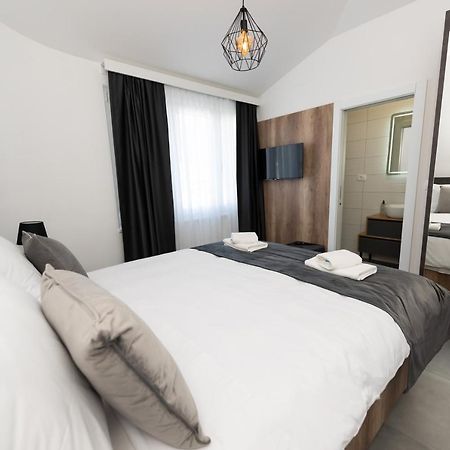 Kapov'S Rooms คาชเตลา ภายนอก รูปภาพ